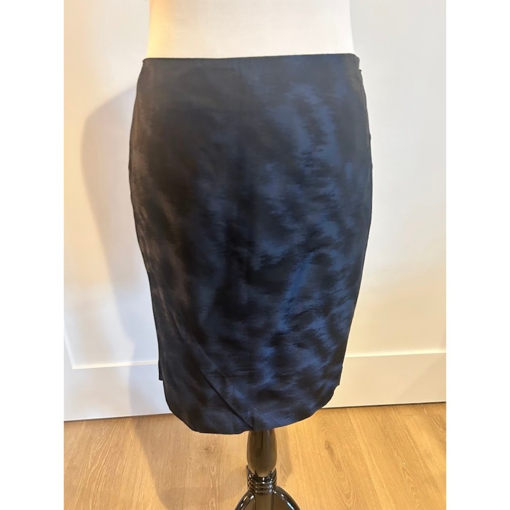 Ann Taylor Navy Satin Jacquard Pencil Skirt Women Size 6 Pleated Knee Length